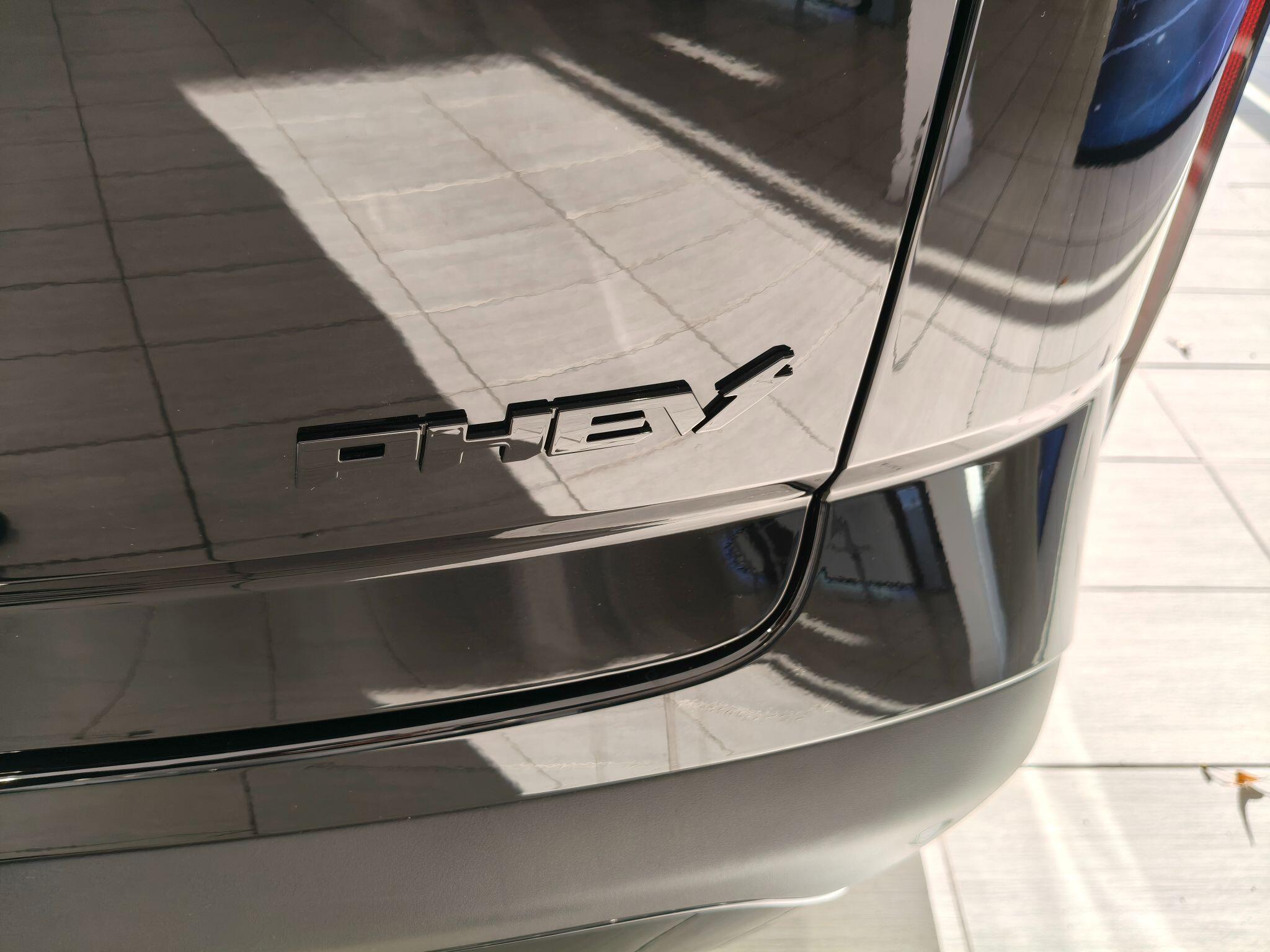 Large vehicle image